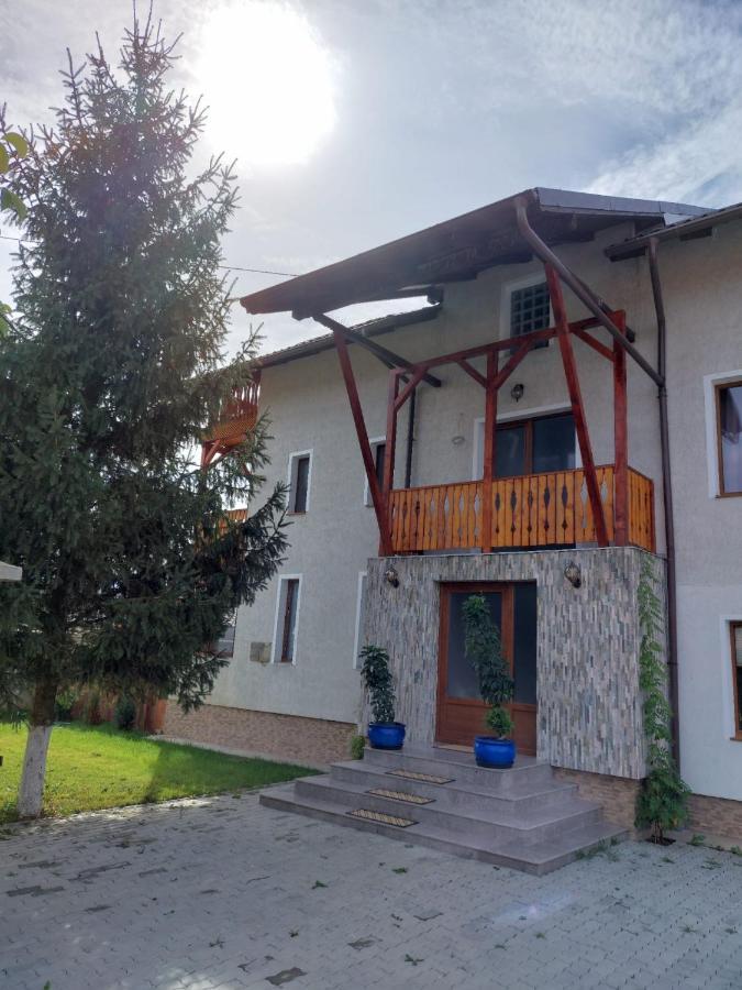 Pensiunea Vera Rîşnov Exteriör bild