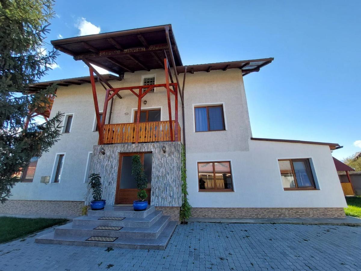 Pensiunea Vera Rîşnov Exteriör bild